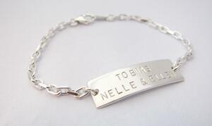 ARMBAND - Armband med stilren bricka