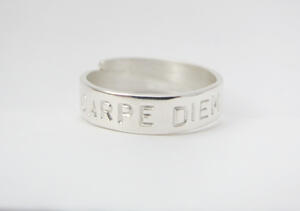Nell of Sweden - TREND - Örhängen - Justerbar ring med valfri text! Sterling Silver